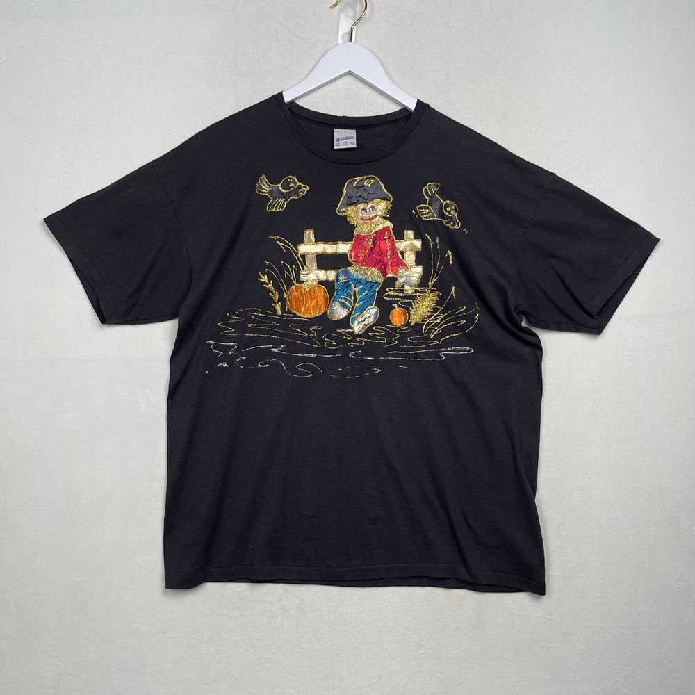 Vintage T-Shirt Embroidered Scarecrow Halloween Vibes Decosport (Fits‎ as Large)
